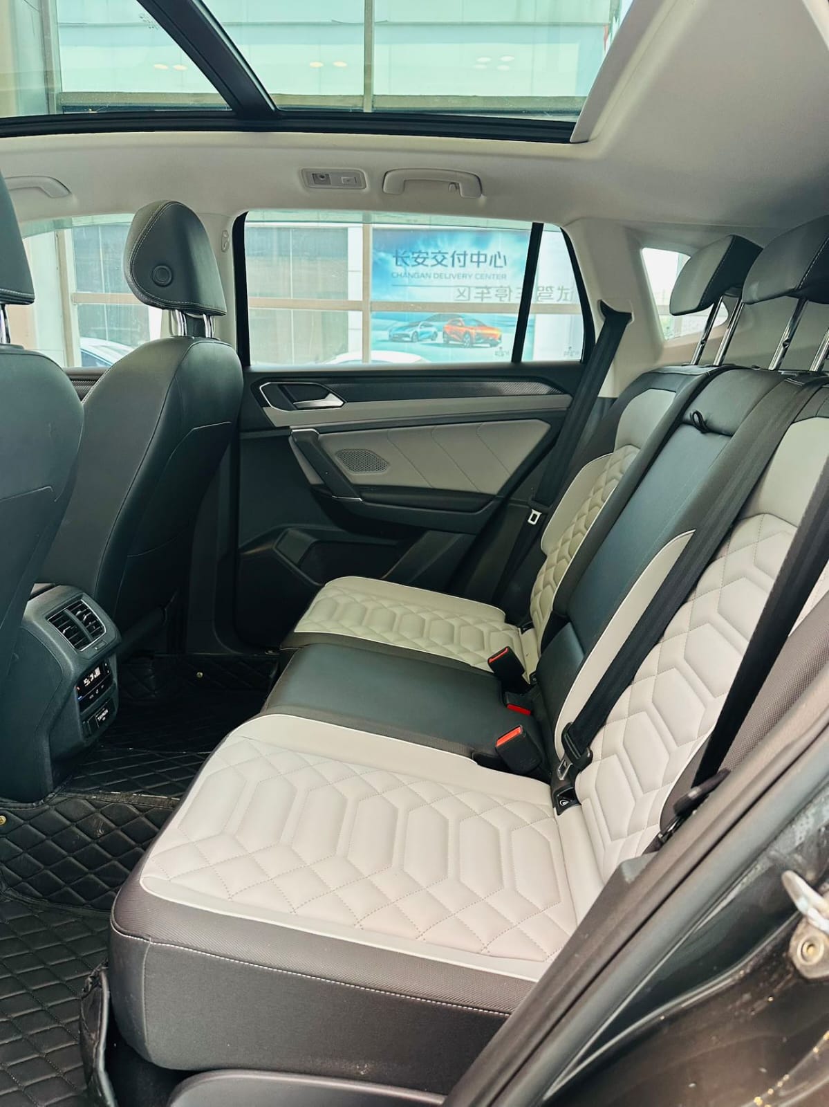 Volkswagen Tayron 280TSI Deluxe Plus Premium Edition