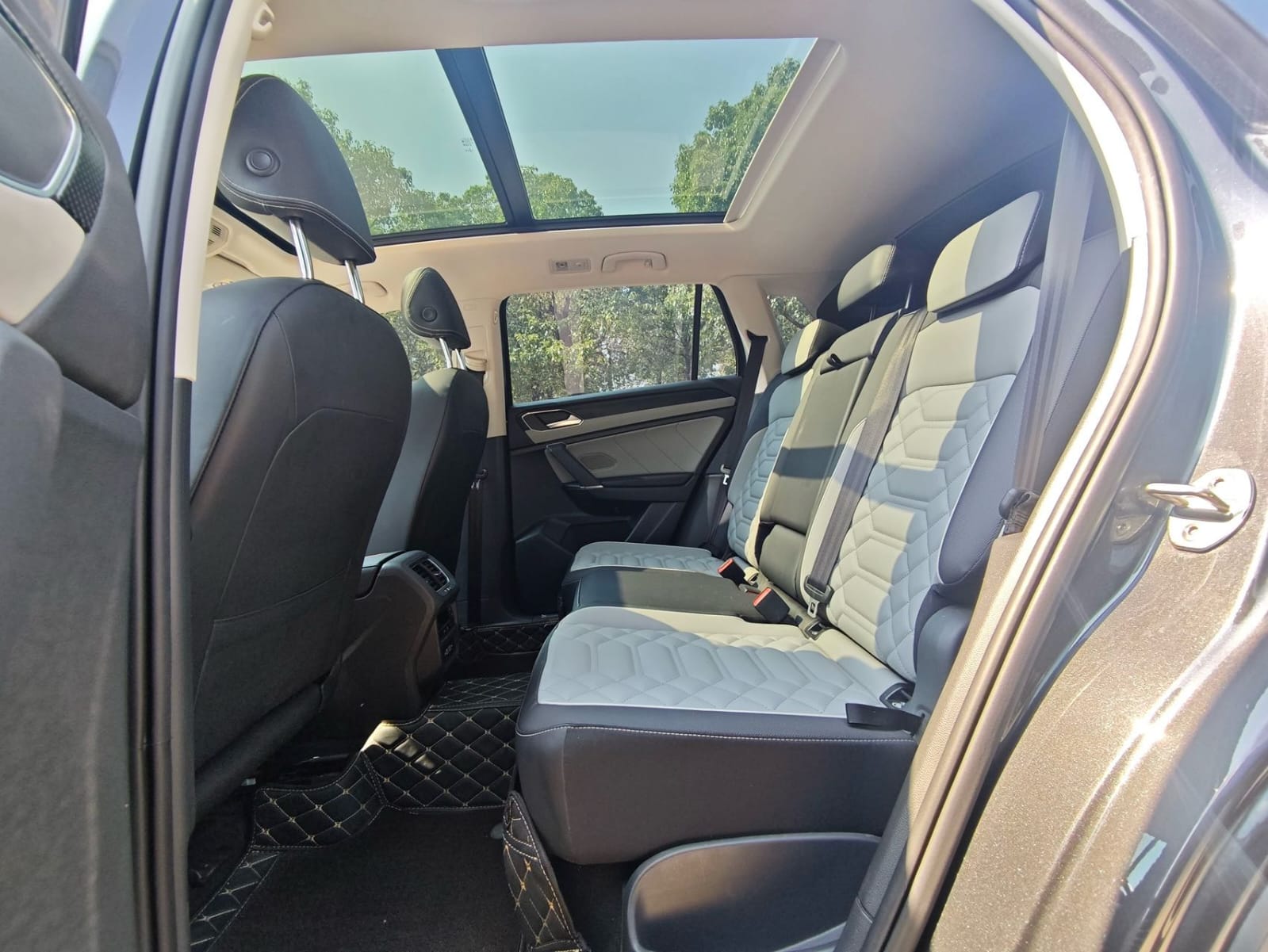 Volkswagen Tayron 280TSI Deluxe Plus Premium Edition