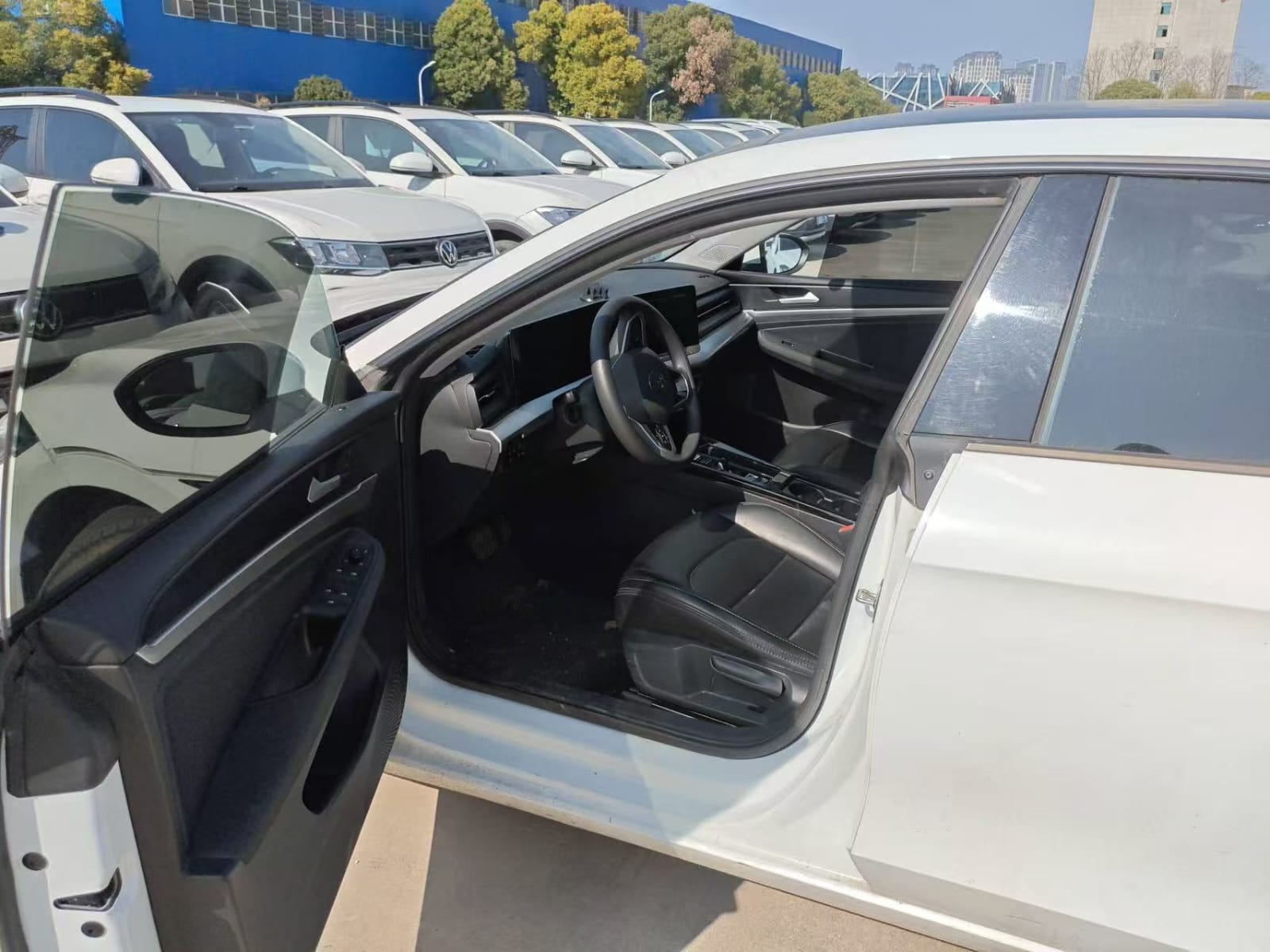 Volkswagen Lamando L 200TSI DSG Hot Edition