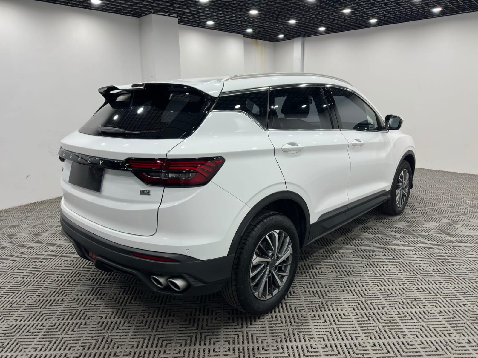 Geely Coolray 1.4T Manual Gold Edition