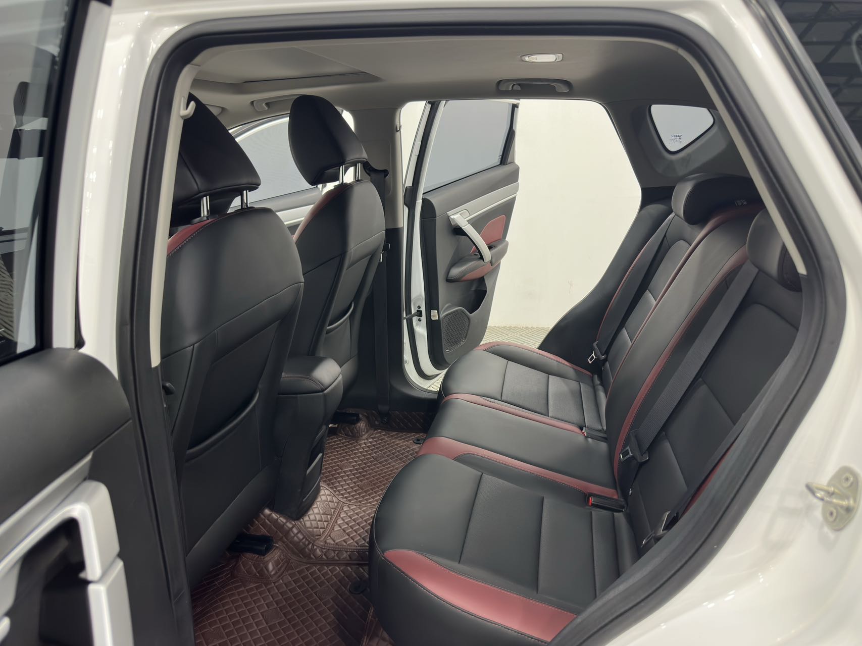 Geely Coolray 1.4T Manual Gold Edition