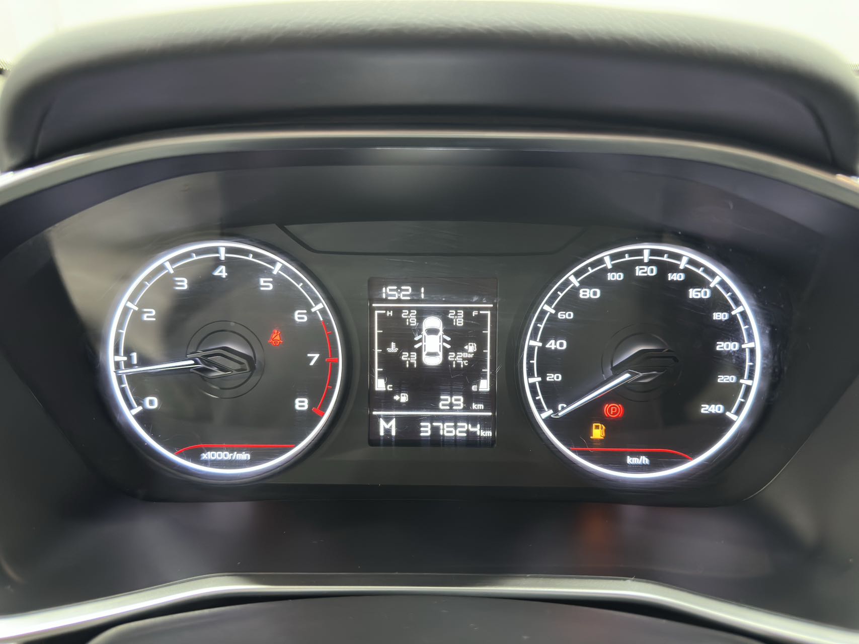 Geely Coolray 1.4T Manual Gold Edition