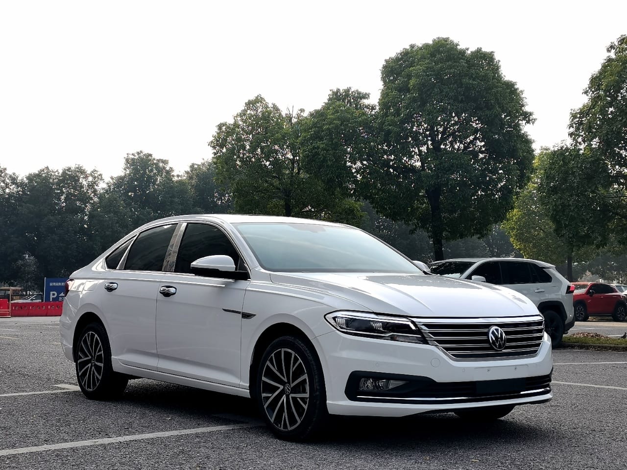 Volkswagen Lavida 280TSI DSG Deluxe Edition