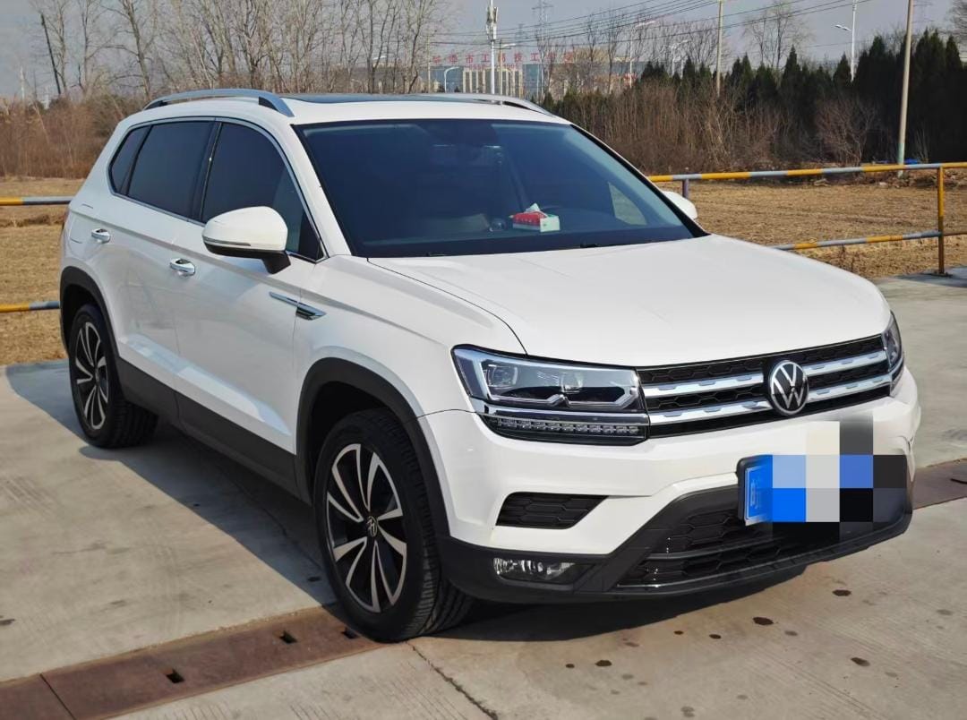 Volkswagen Tharu Deluxe Edition