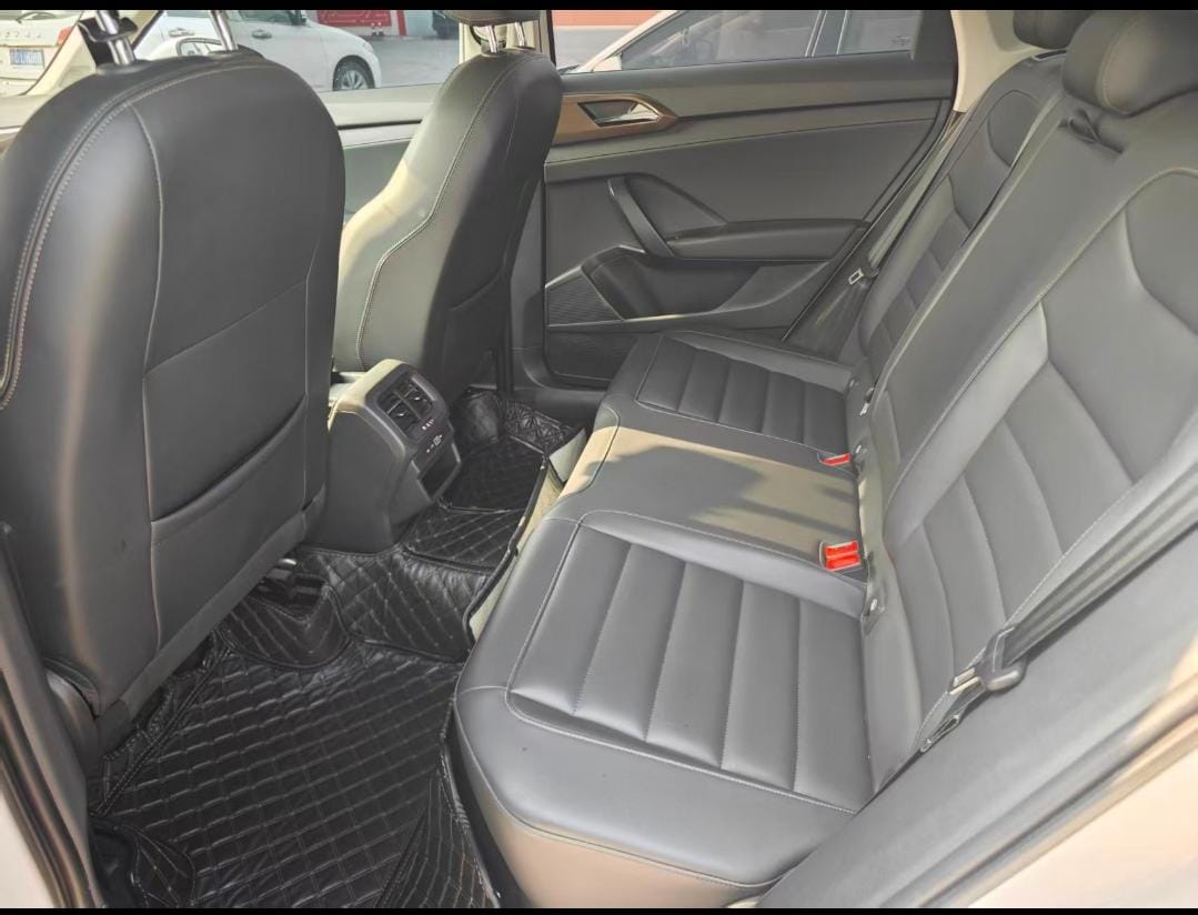 Volkswagen Tharu Deluxe Edition