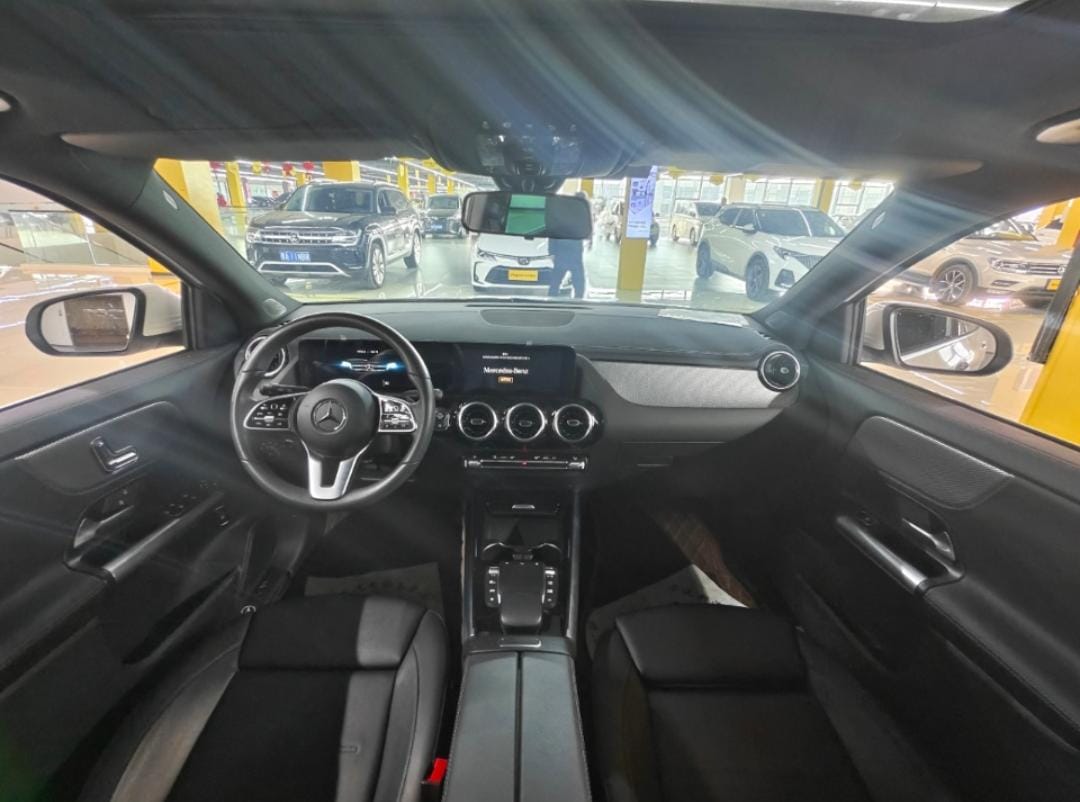 Mercedes-Benz GLA 180