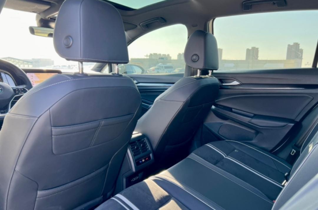 Volkswagen Golf 280TSI DSG R-Line