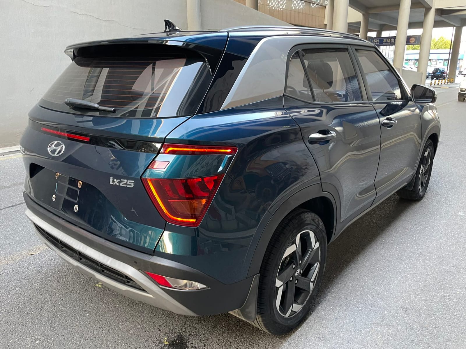 Hyundai ix25 1.5L CVT DLX Precious Edition