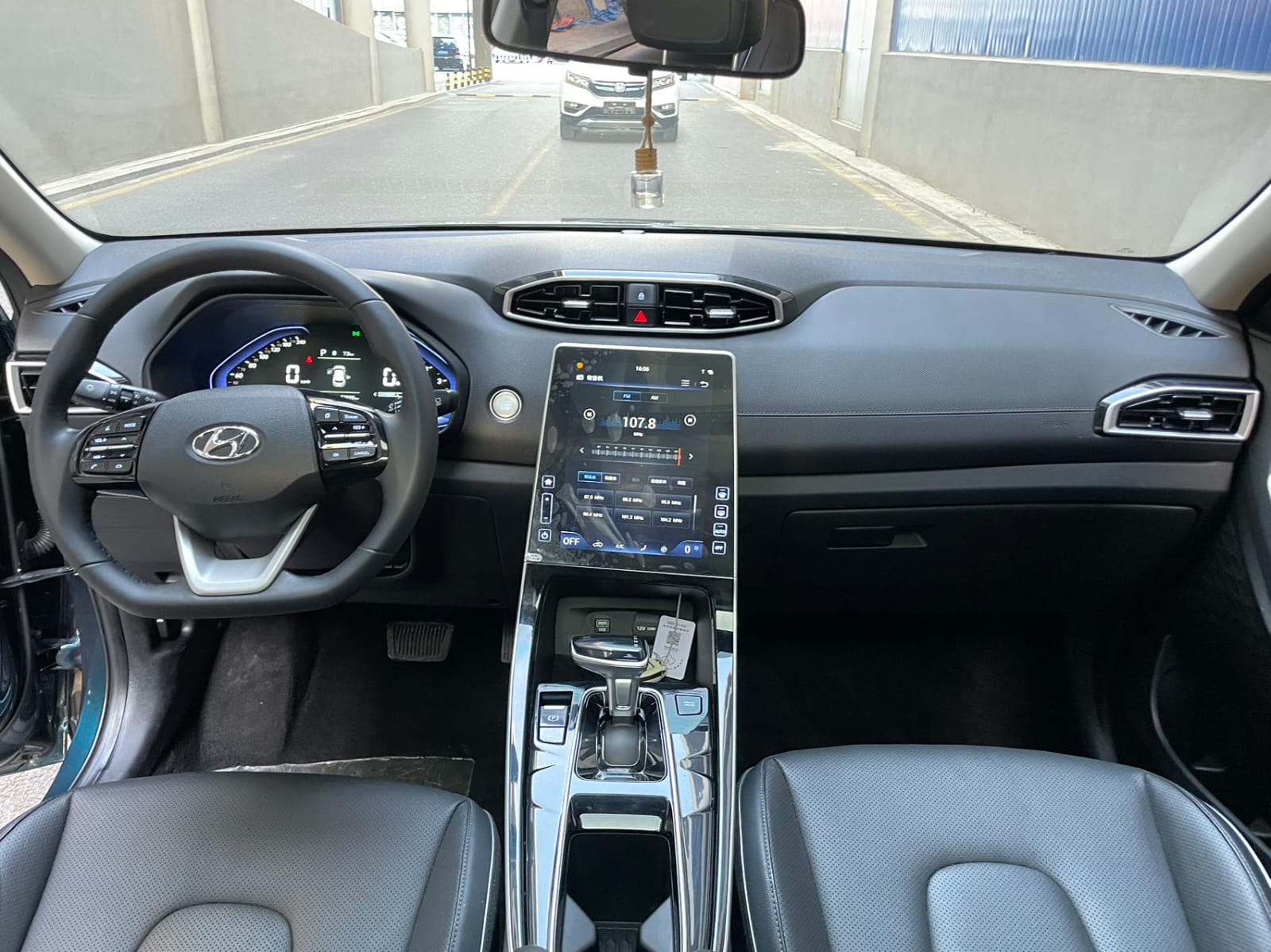 Hyundai ix25 1.5L CVT DLX Precious Edition