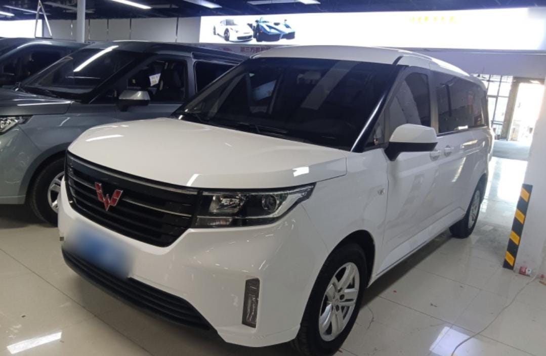 Wuling Hongguang 1.5T Manual Luxury Edition