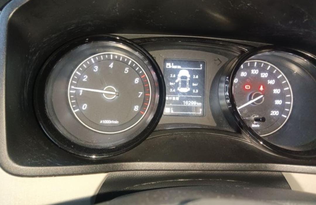 Wuling Hongguang 1.5T Manual Luxury Edition