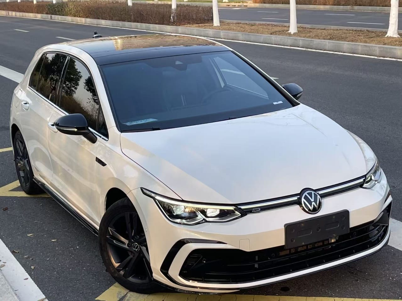 Volkswagen Golf 280TSI DSG R-Line