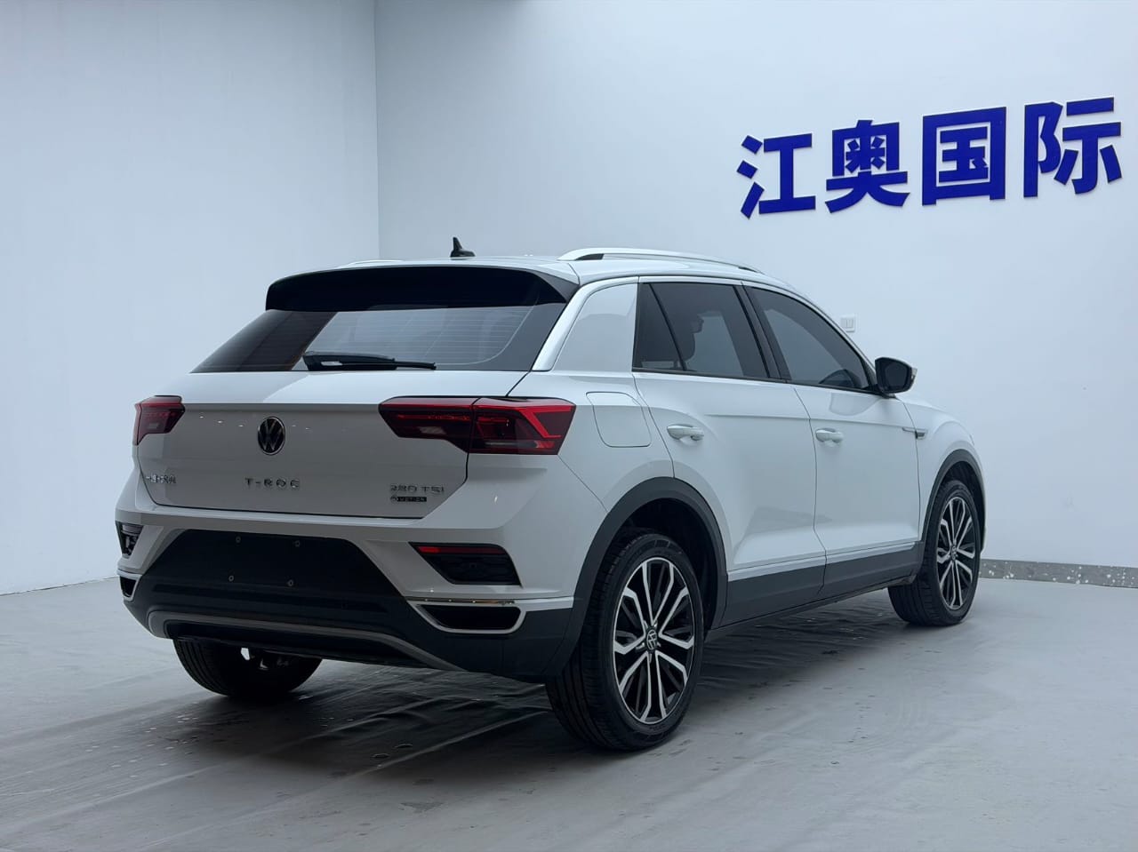 Volkswagen T-Roc Tango 280TSI DSG Luxury Intelligent Edition