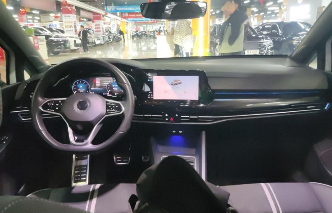 Volkswagen Golf 280TSI DSG R-Line