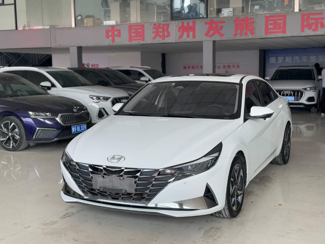 Hyundai Elantra 1.5L CVT LUX Premium Edition