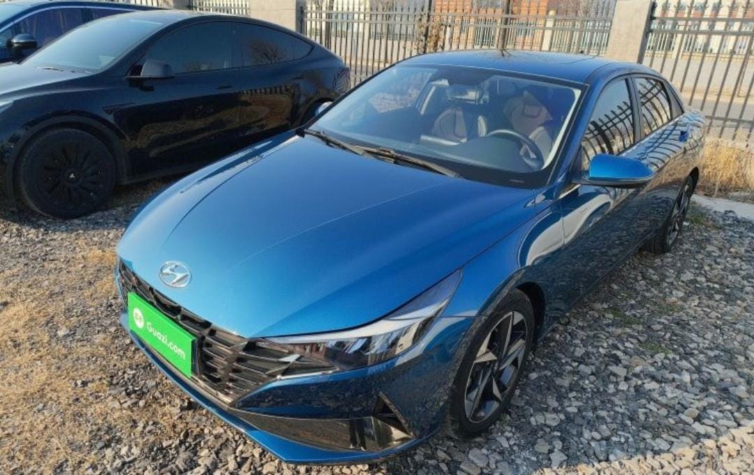 Hyundai Elantra 1.5L CVT LUX Premium Edition