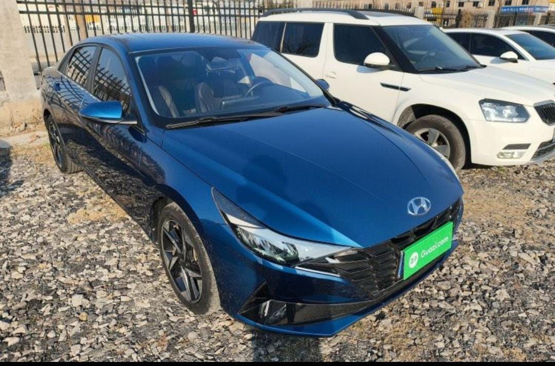 Hyundai Elantra 1.5L CVT LUX Premium Edition