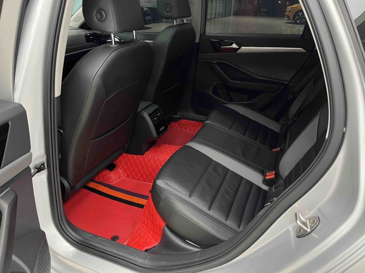 Volkswagen Sagitar 280TSI DSG Oversight Edition