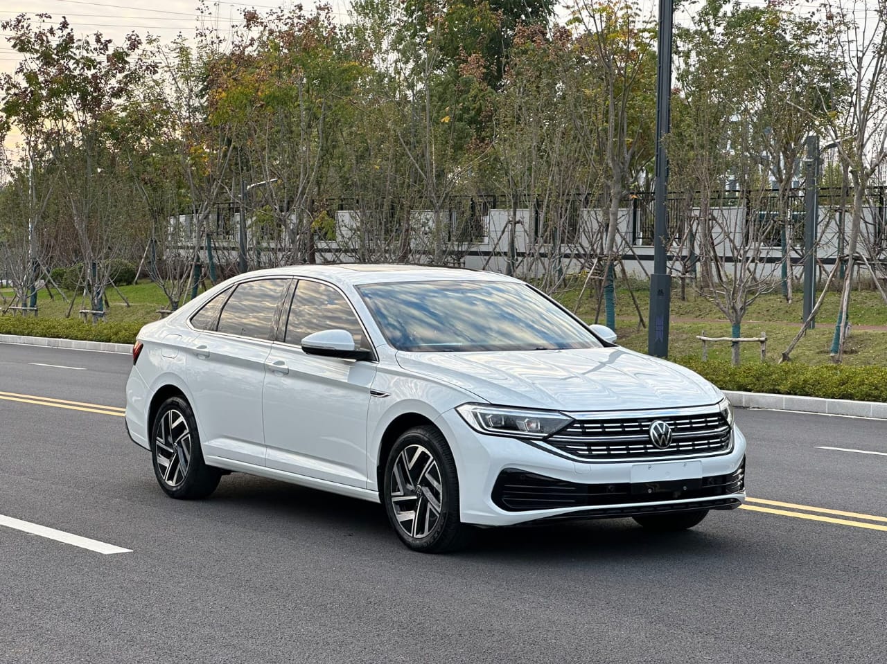 Volkswagen Sagitar 280TSI Overpass Lite Edition