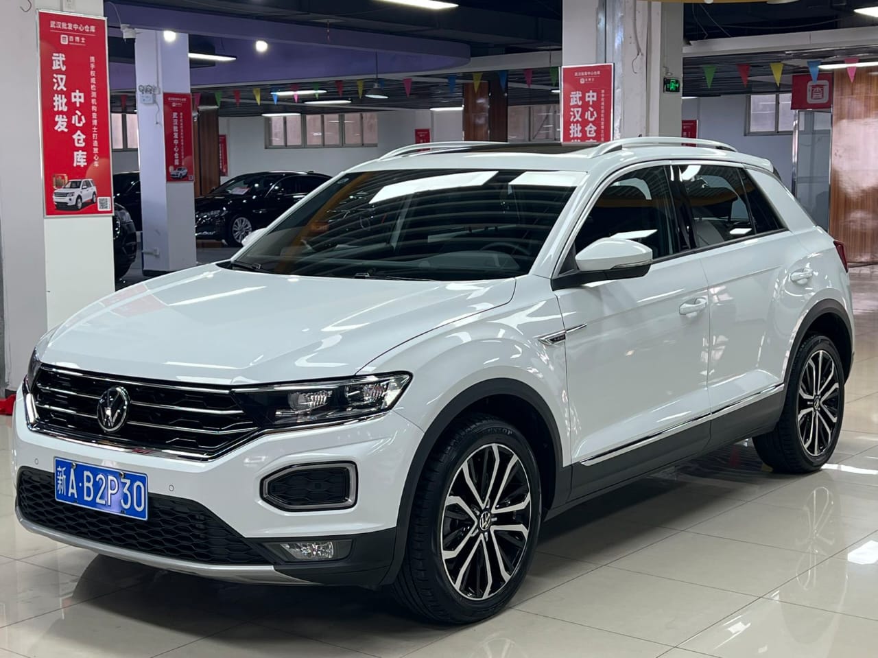 Volkswagen T-Roc L  280TSI DSG 4WD Роскошная версия