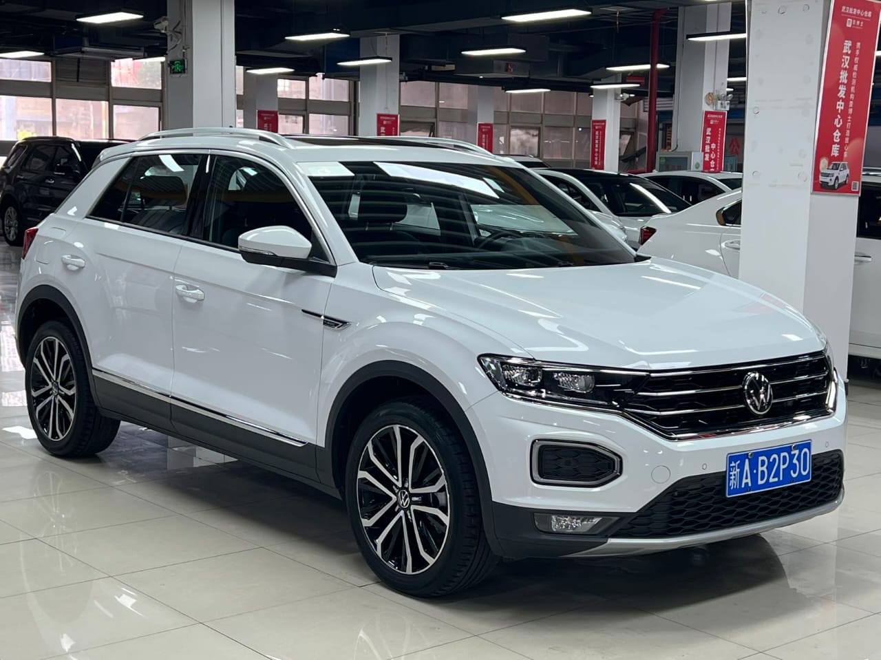 Volkswagen T-Roc L  280TSI DSG 4WD Роскошная версия