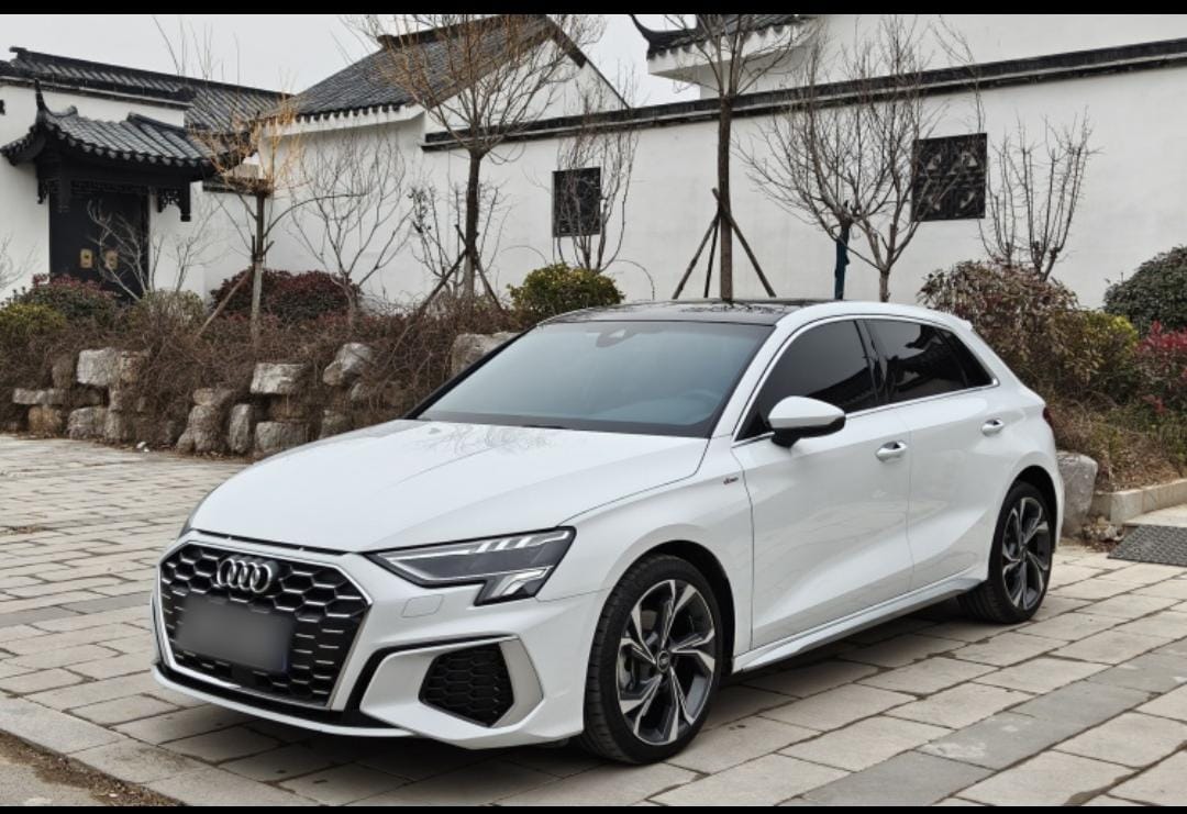 Audi A3 Sportback 35 TFSI Luxury Sport