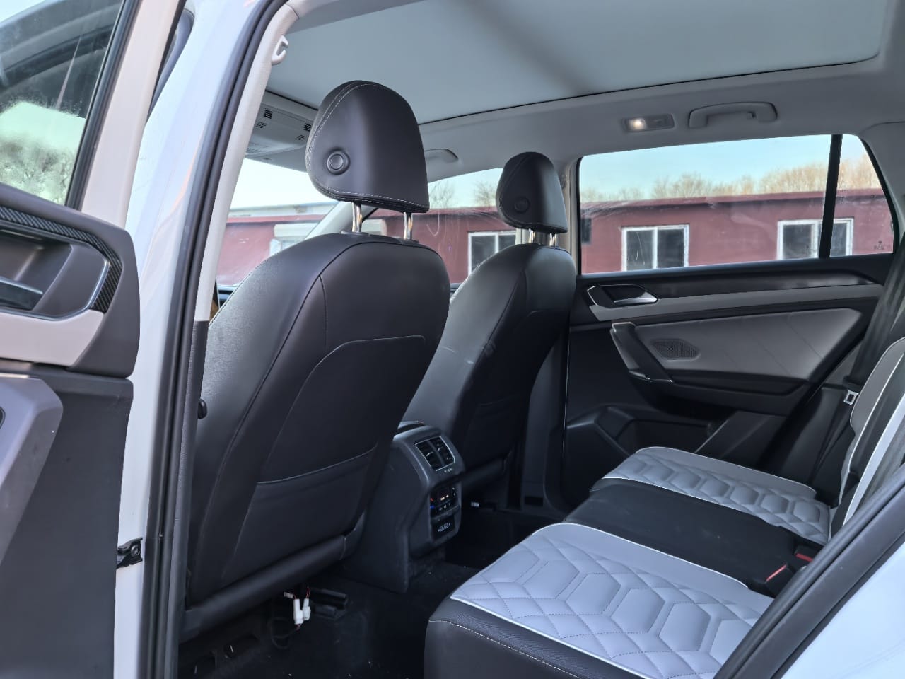 Volkswagen Tayron 280TSI Deluxe PLUS Premium Edition