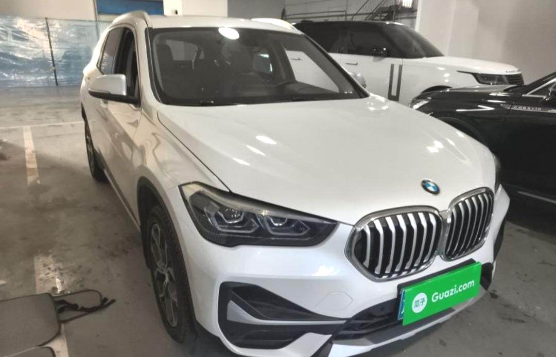 BMW X1 sDrive20Li Premium Edition