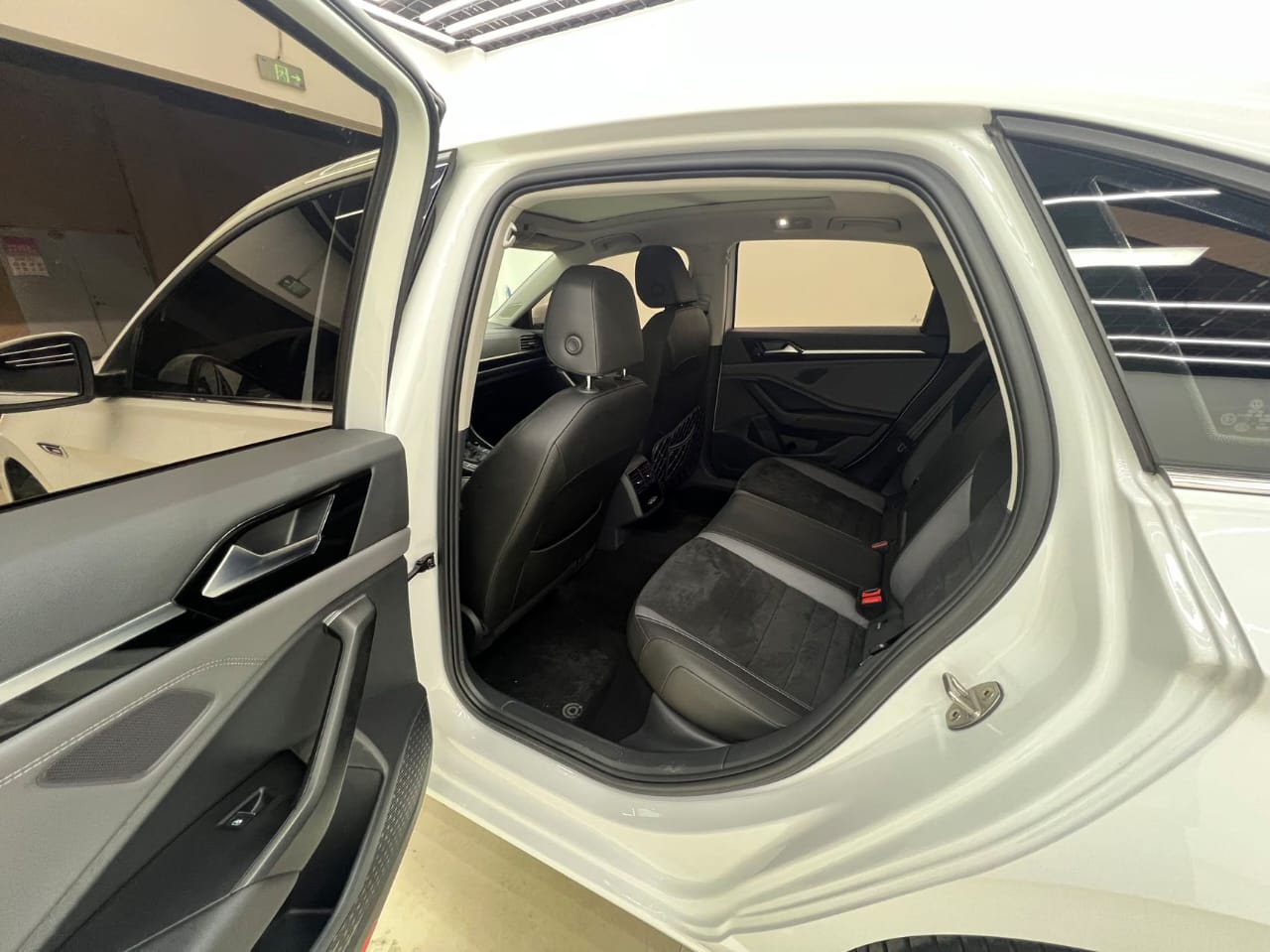 Volkswagen Sagitar 280TSI DSG Premium Edition