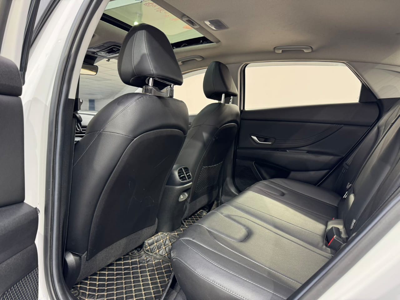 Hyundai Elantra 1.5L CVT LUX