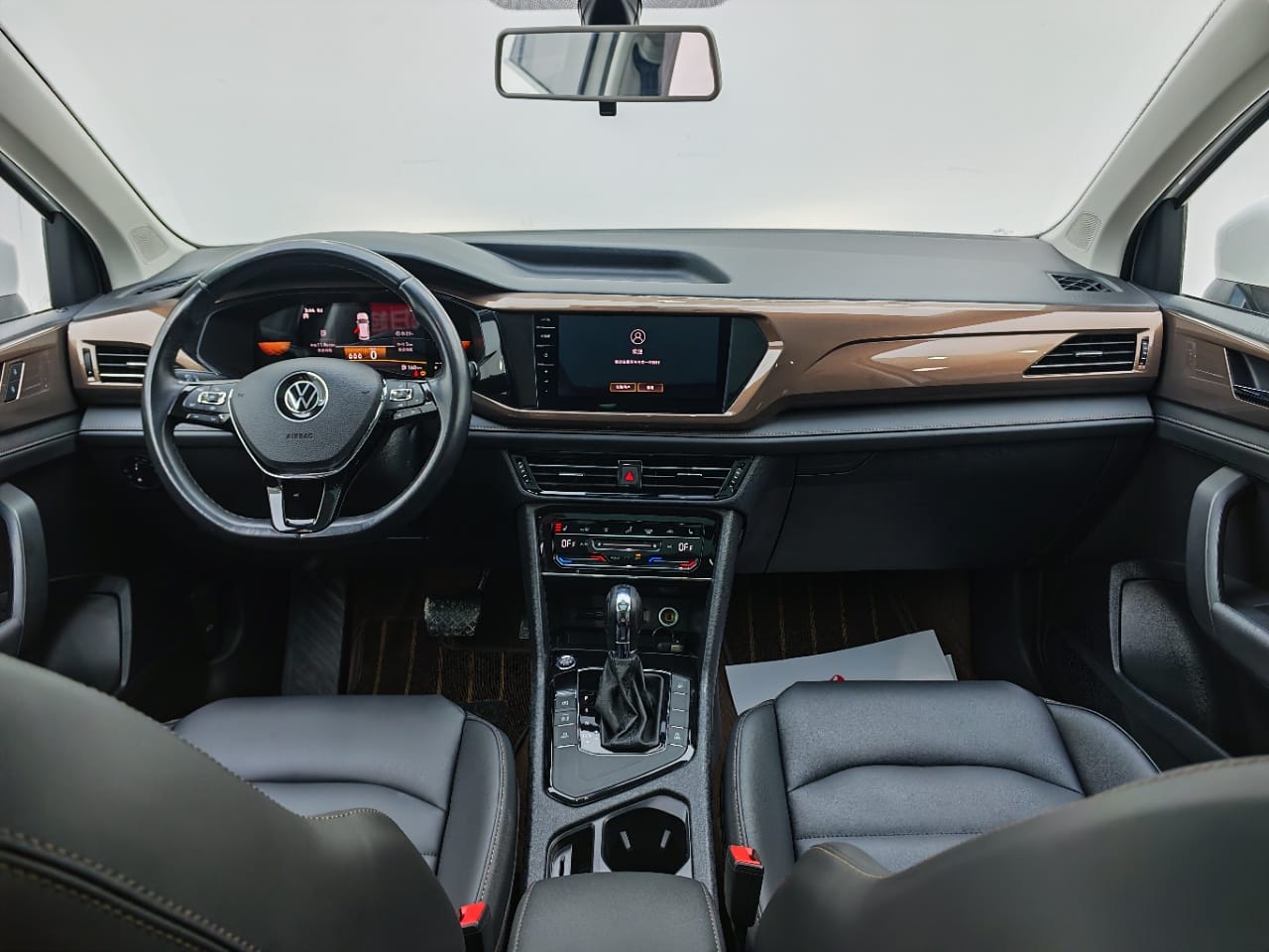 Volkswagen Tharu 280TSI Luxury Edition