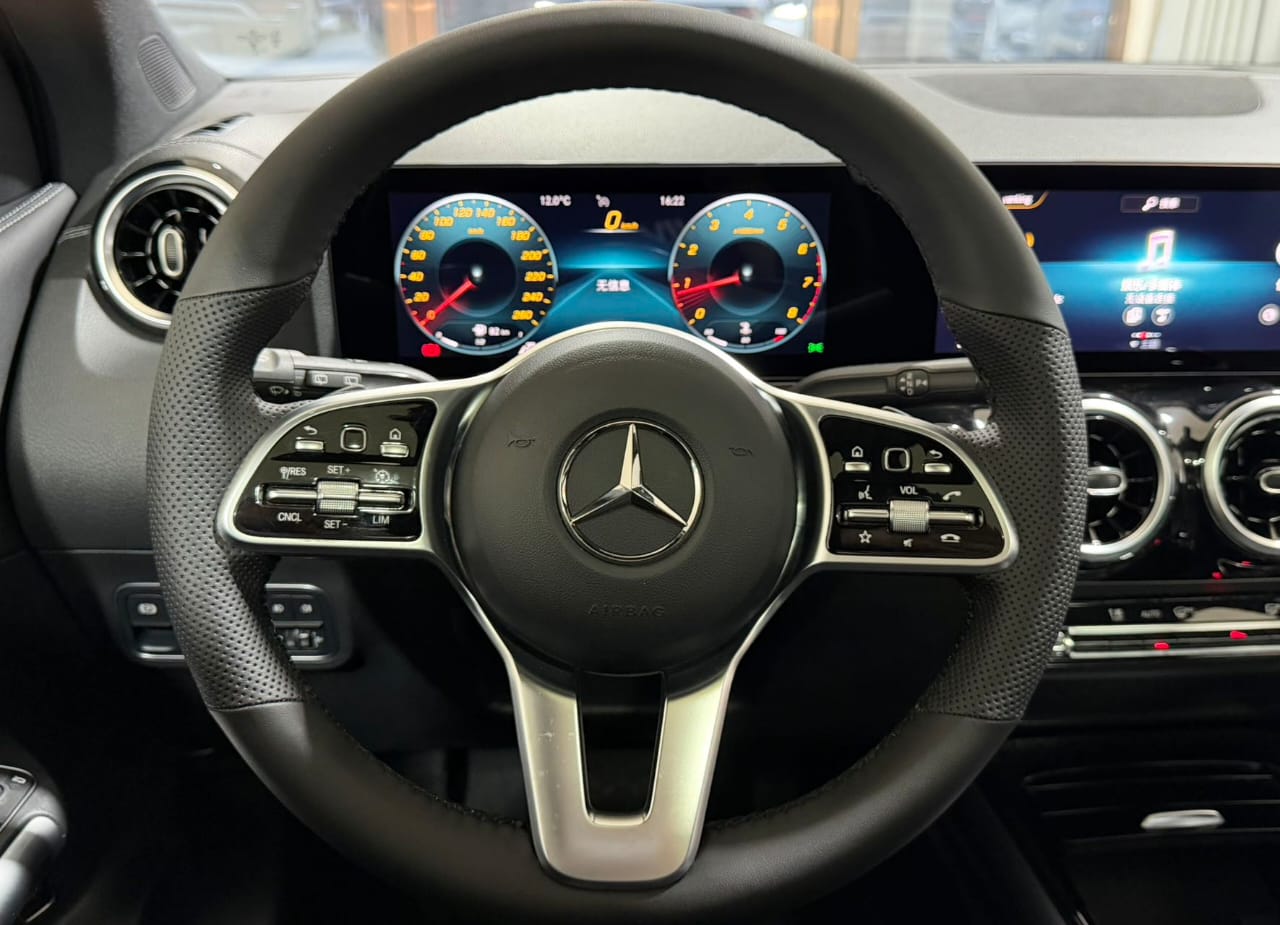 Mercedes-Benz GLA 180