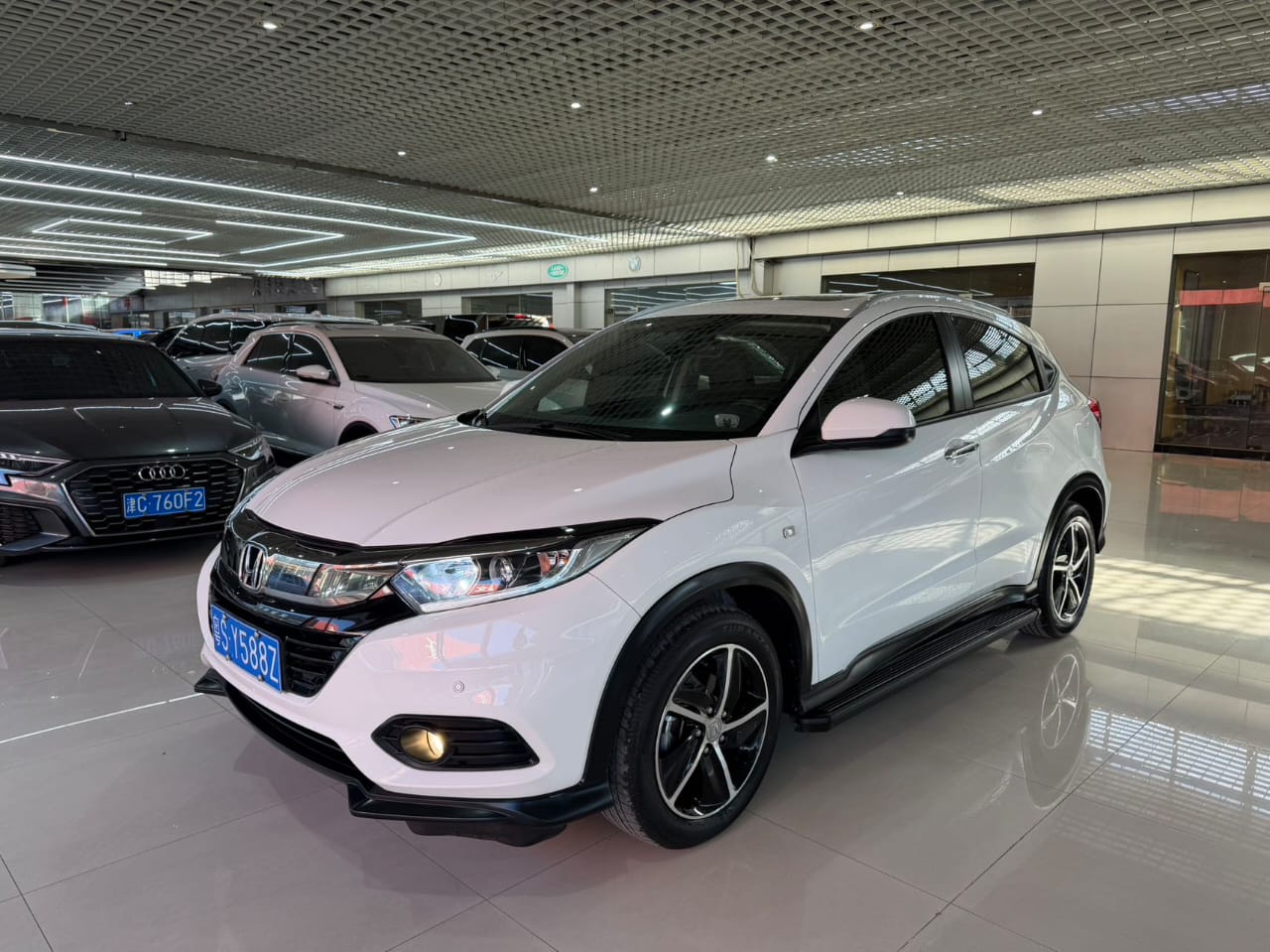 Honda Vezel 1.5L CVT Pioneer Edition