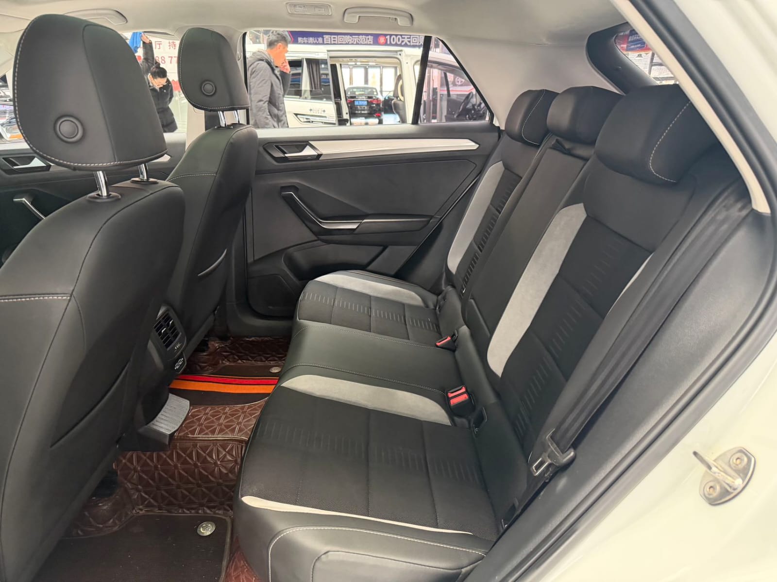 Volkswagen T-Roc 280TSI