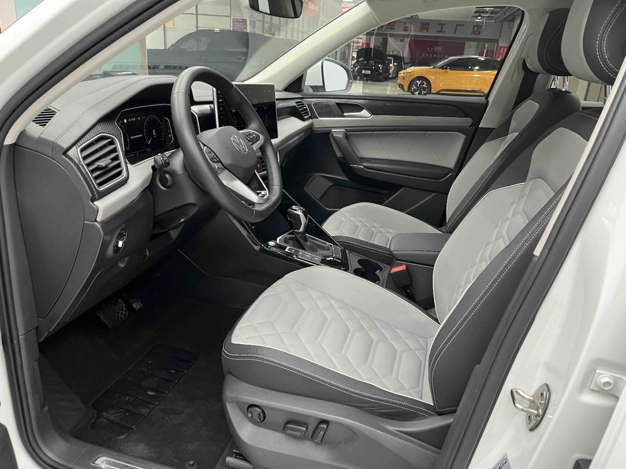 Volkswagen Tayron 280TSI Deluxe PLUS Premium Edition