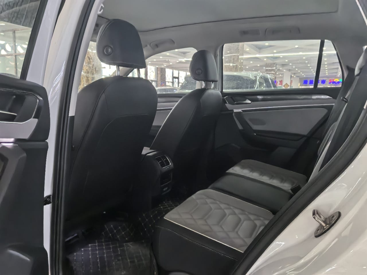 Volkswagen Tayron 280TSI Deluxe PLUS Premium Edition