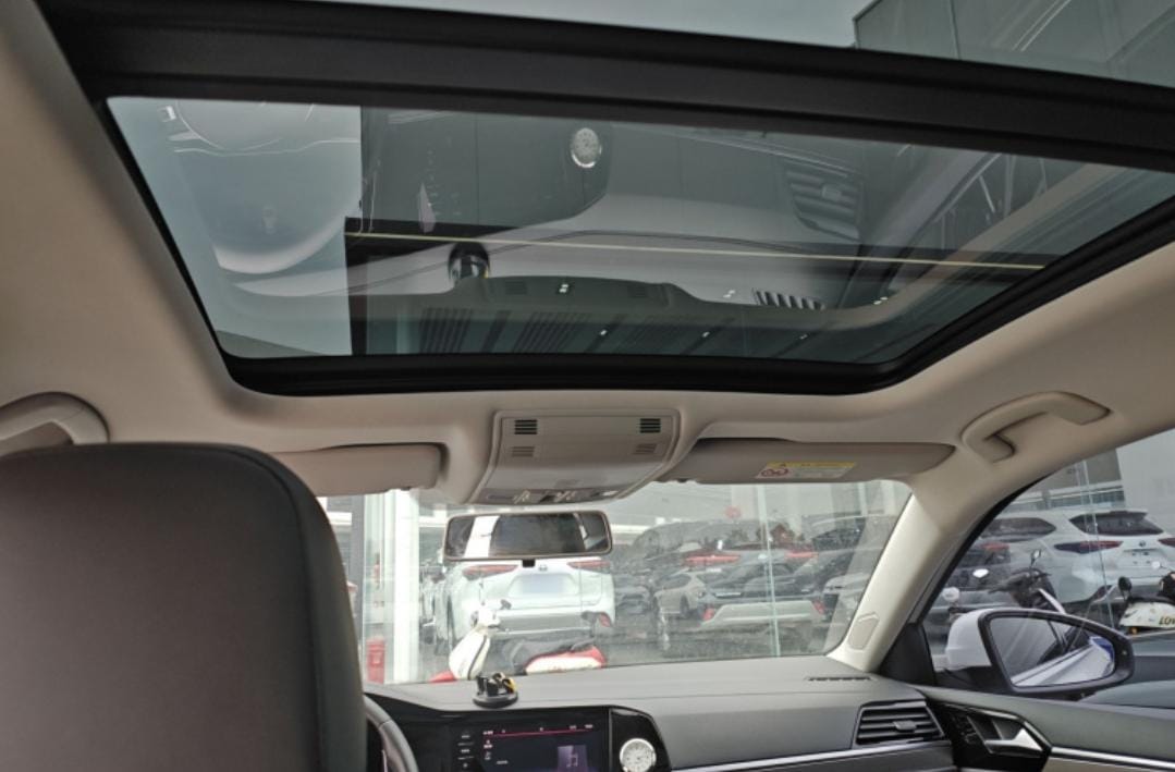 Volkswagen Sagitar 280TSI DSG Flyover Edition