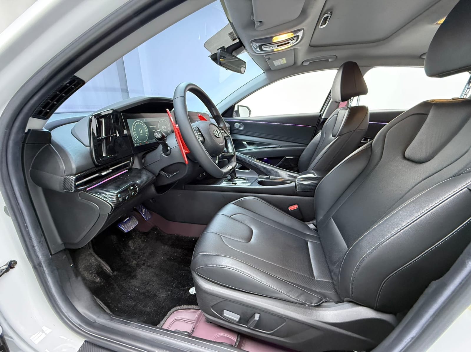 Hyundai Elantra 1.5L CVT LUX Premium Edition