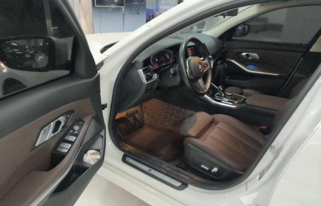 BMW 3 Series 320Li M Sport Suite