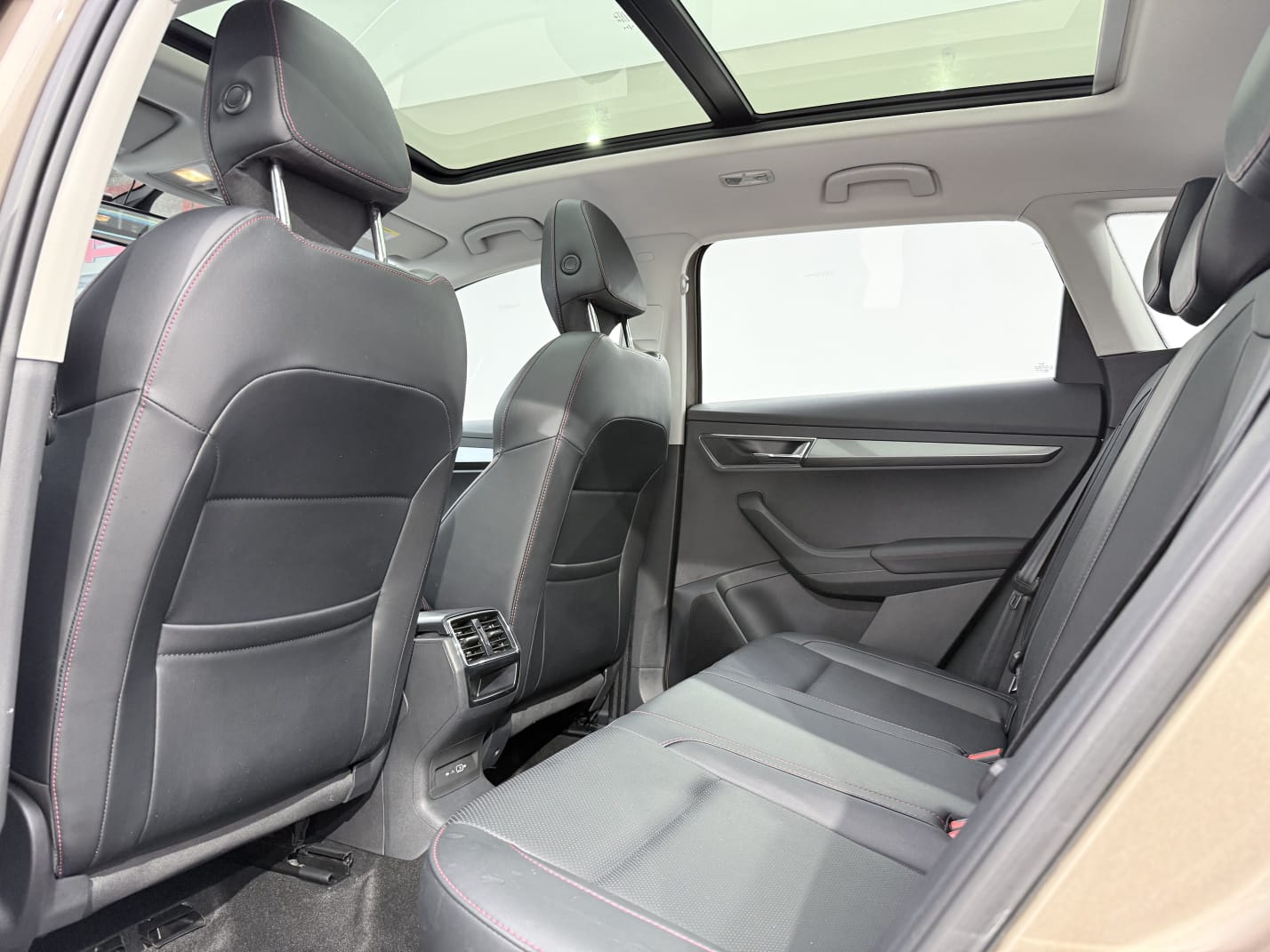 Skoda Karoq 1.4 TSI280 Deluxe Edition