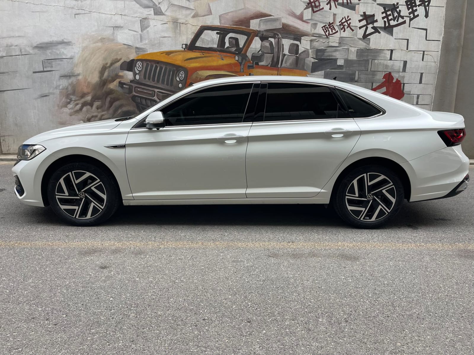 Volkswagen Sagitar 280TSI DSG Overpass Lite Edition