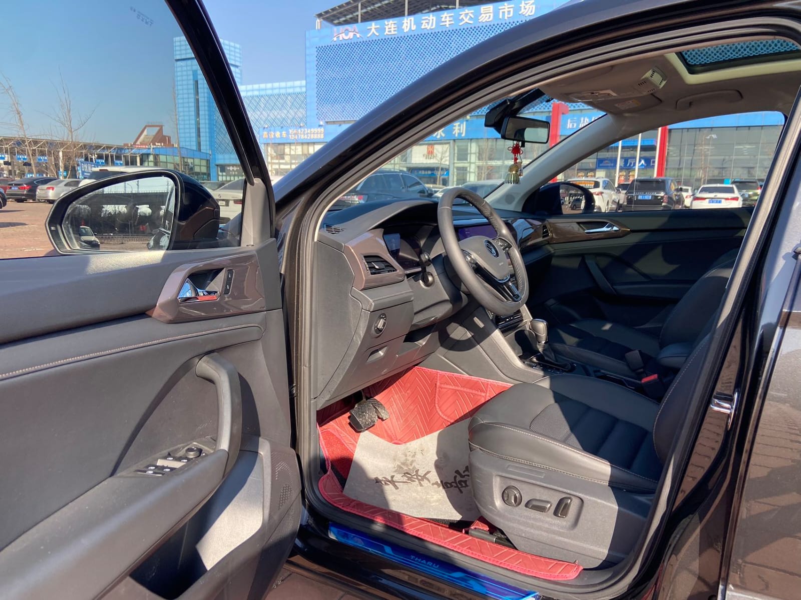 Volkswagen Tharu 1.4T 280TSI Deluxe Edition