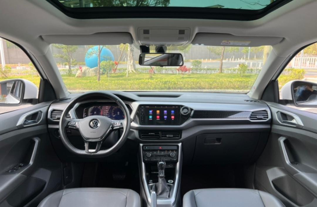 Volkswagen T-Roc 280TSI DSG Deluxe Edition