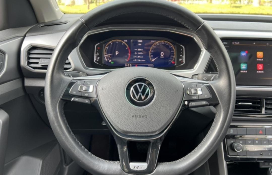 Volkswagen T-Roc 280TSI DSG Deluxe Edition