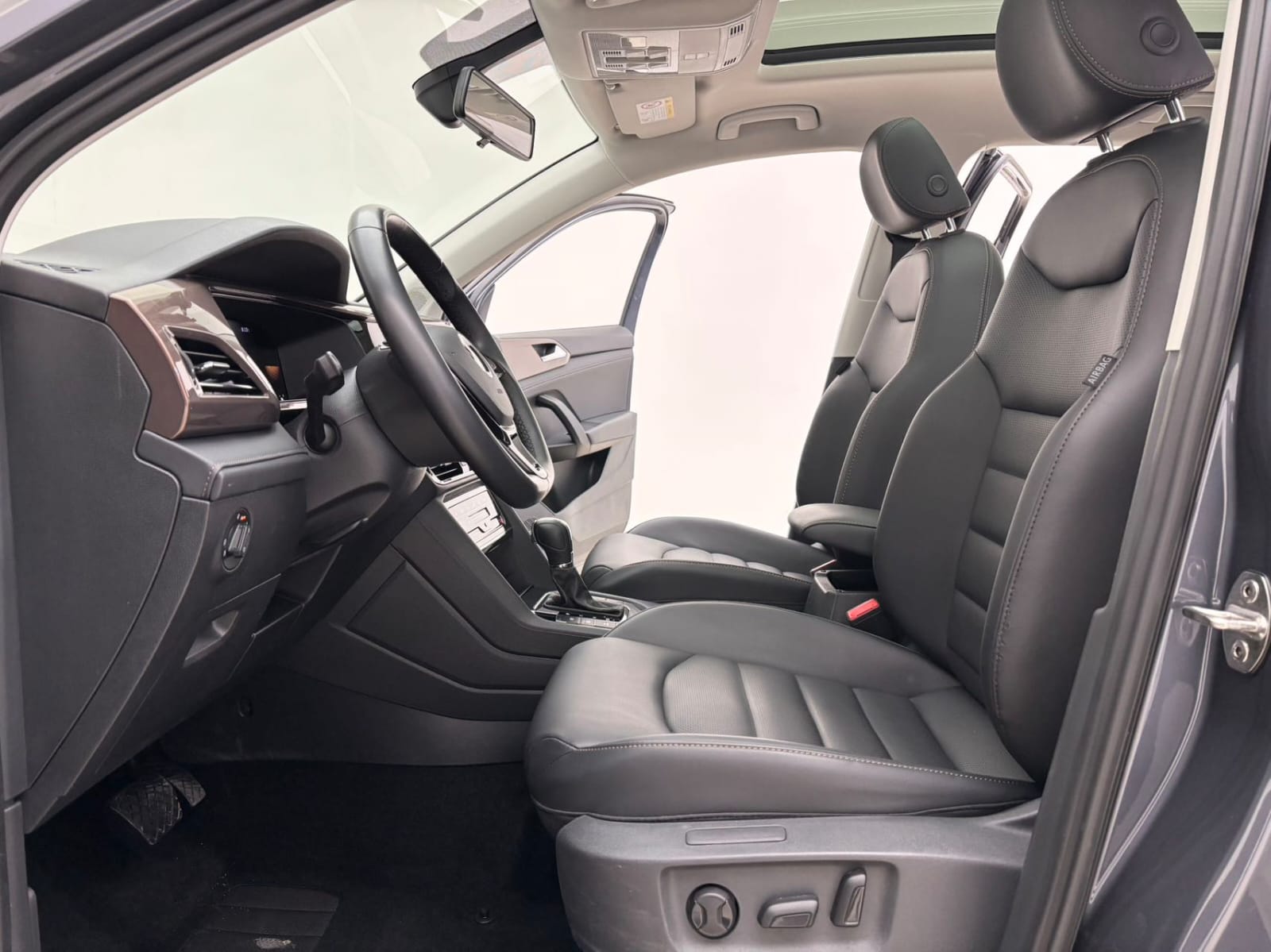 Volkswagen Tharu 280TSI Deluxe Edition