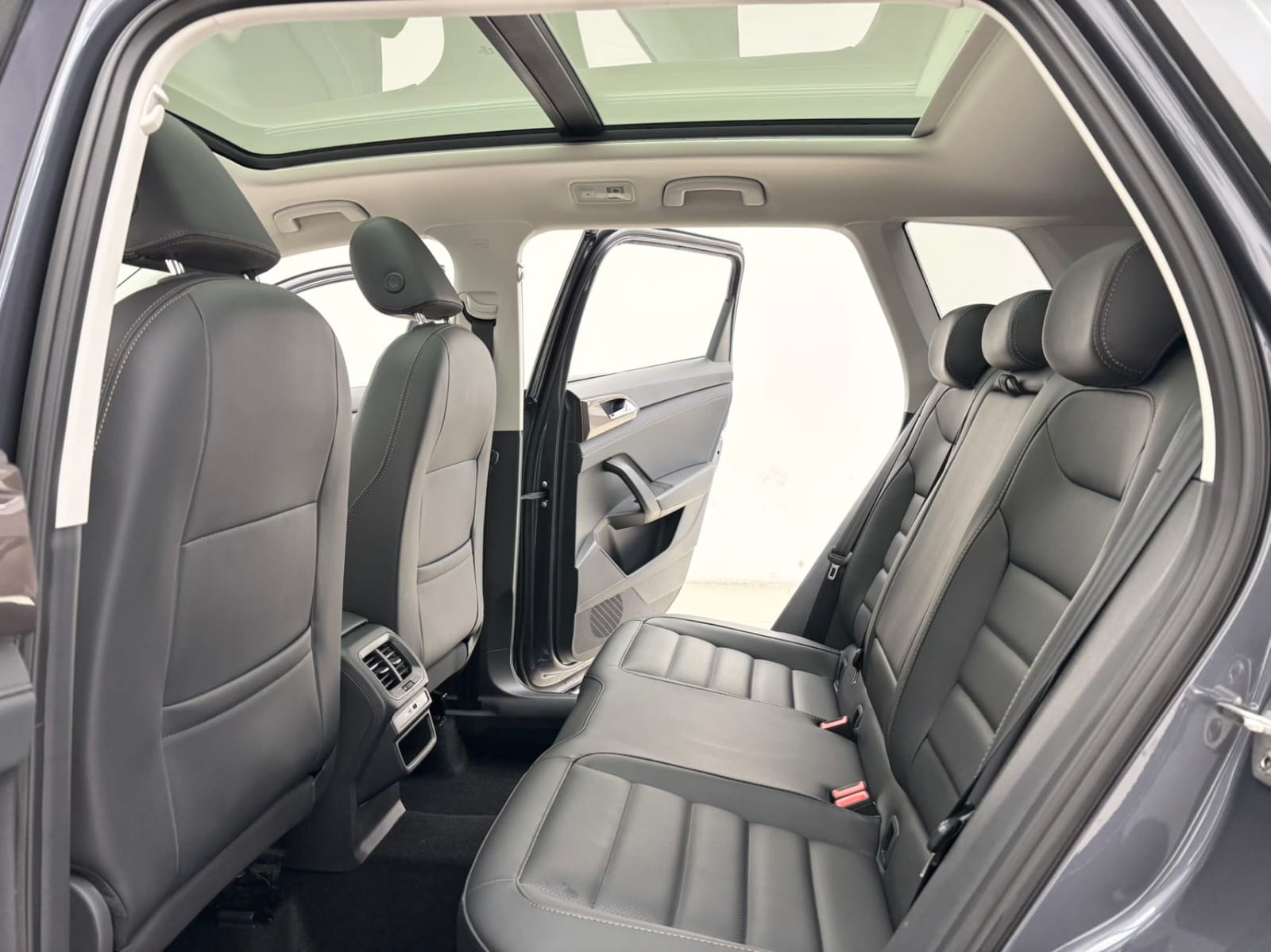 Volkswagen Tharu 280TSI Deluxe Edition