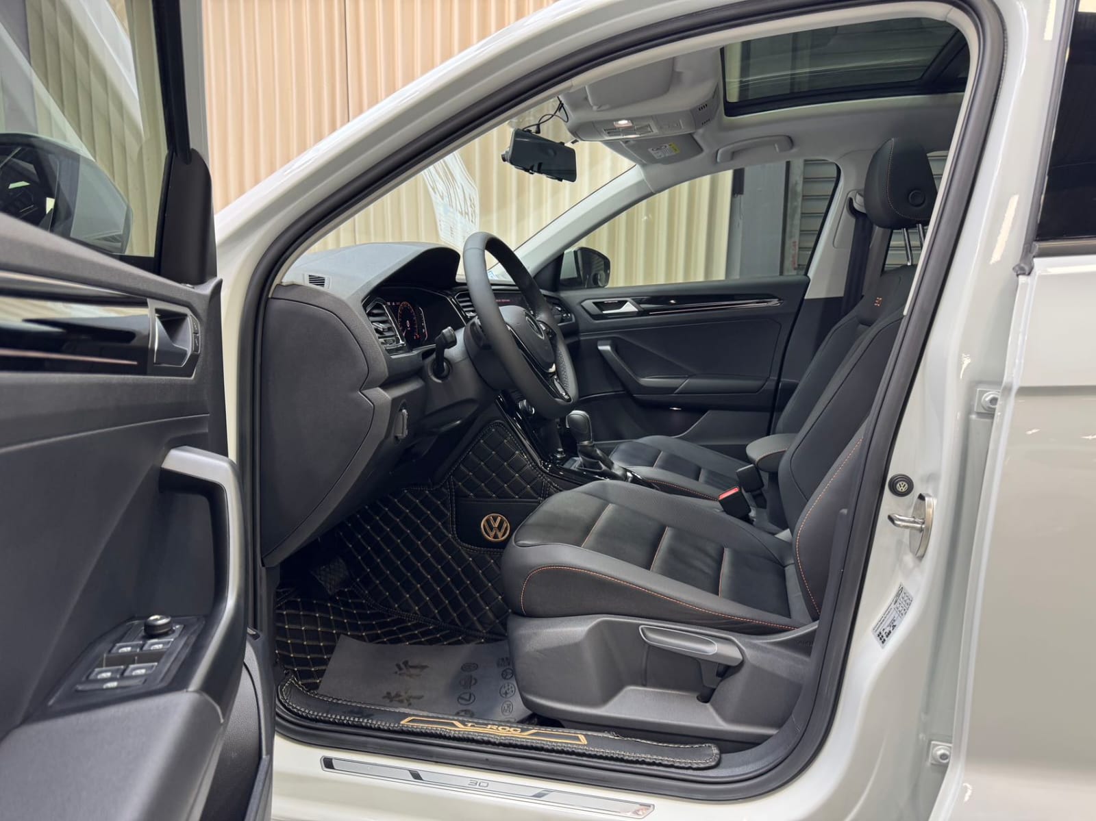 Volkswagen T-Roc Tango 280TSI DSG Comfort Intelligent Edition