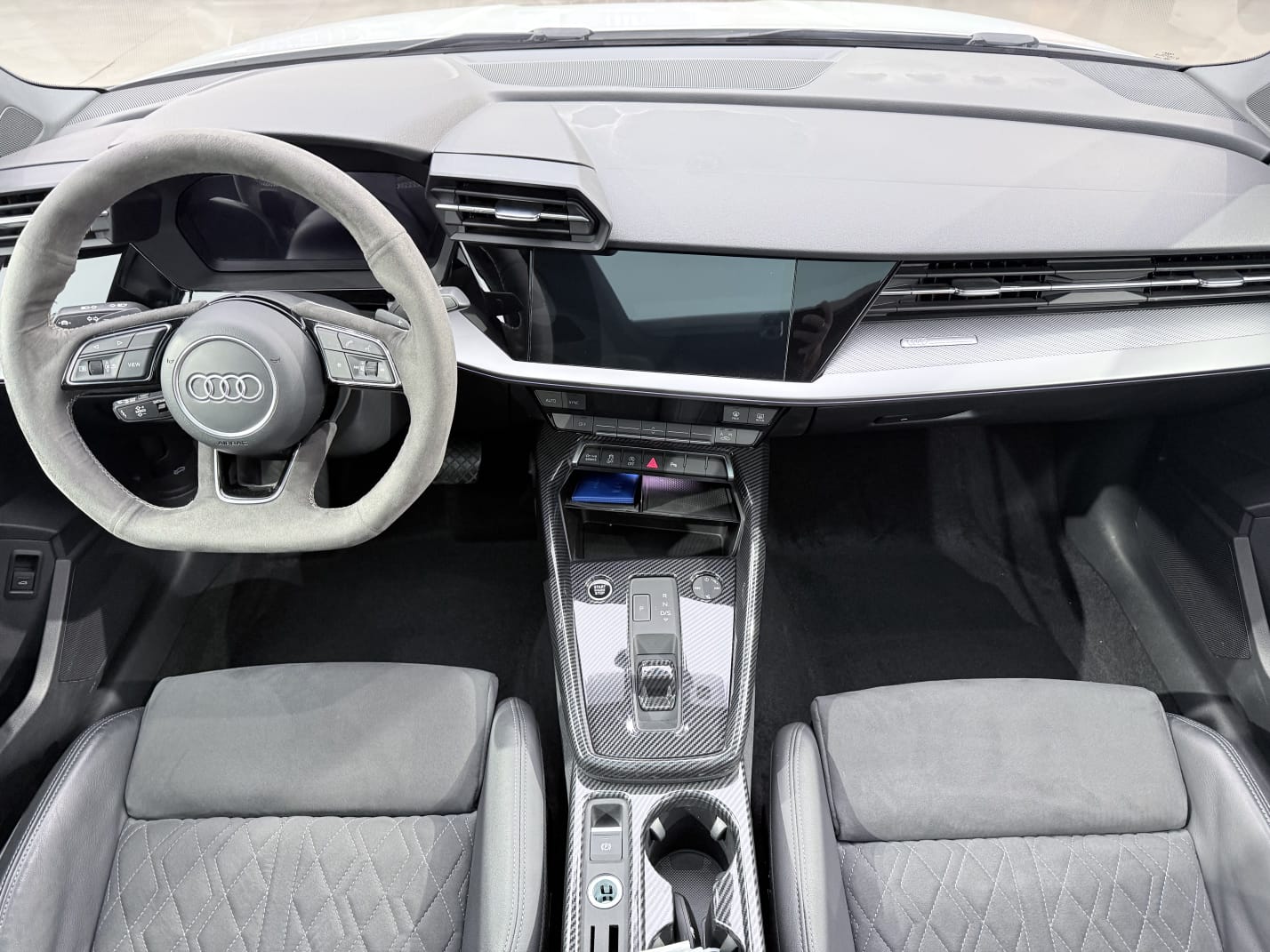 Audi A3L Limousine 35 TFSI Luxury Sport