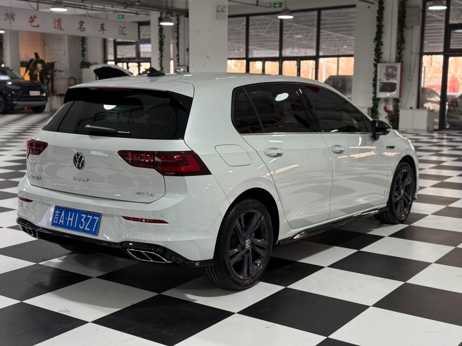 Volkswagen Golf 280TSI DSG R-Line (8-е поколение)