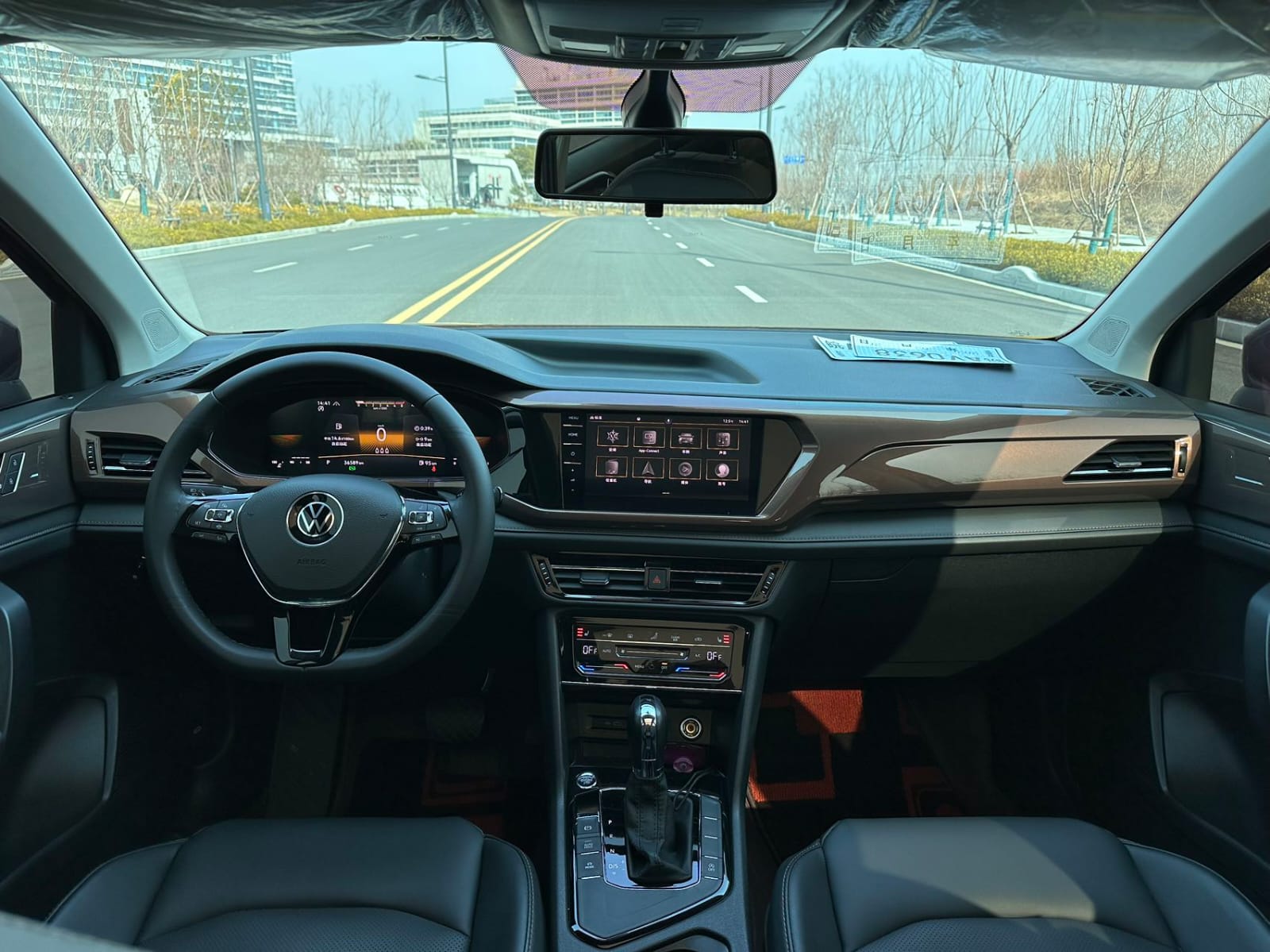 Volkswagen Tharu 280TSI Luxury Edition